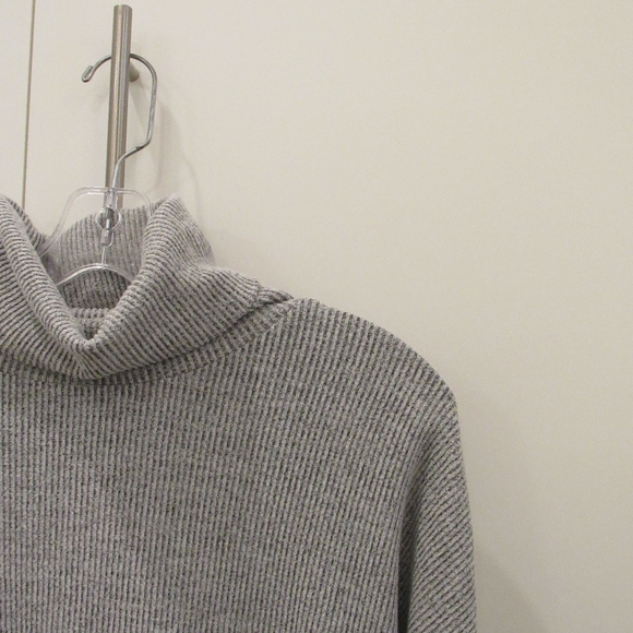 Revamped Grey Turtle-Neck Top - Picture 2 of 4